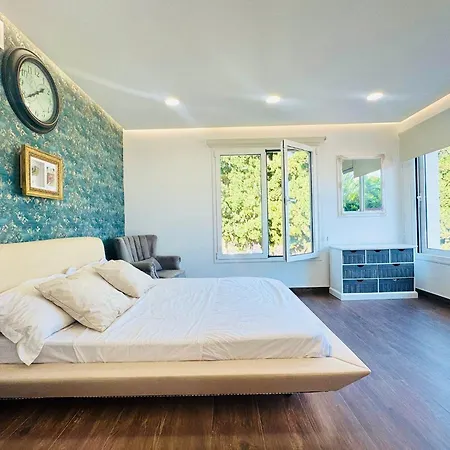 Villa Luxury Modern Beachfront